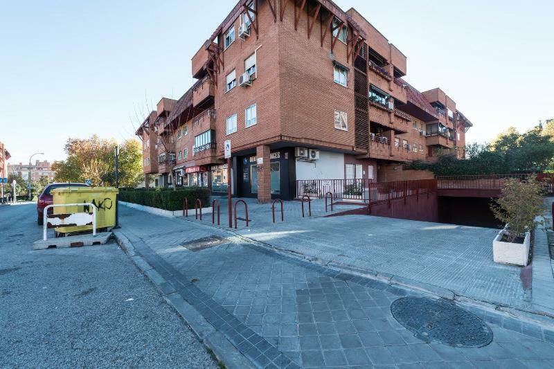 马德里Vivienda Familiar Con Jardin Junto A Ifema公寓 外观 照片